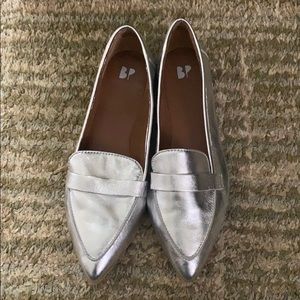 Silver flats